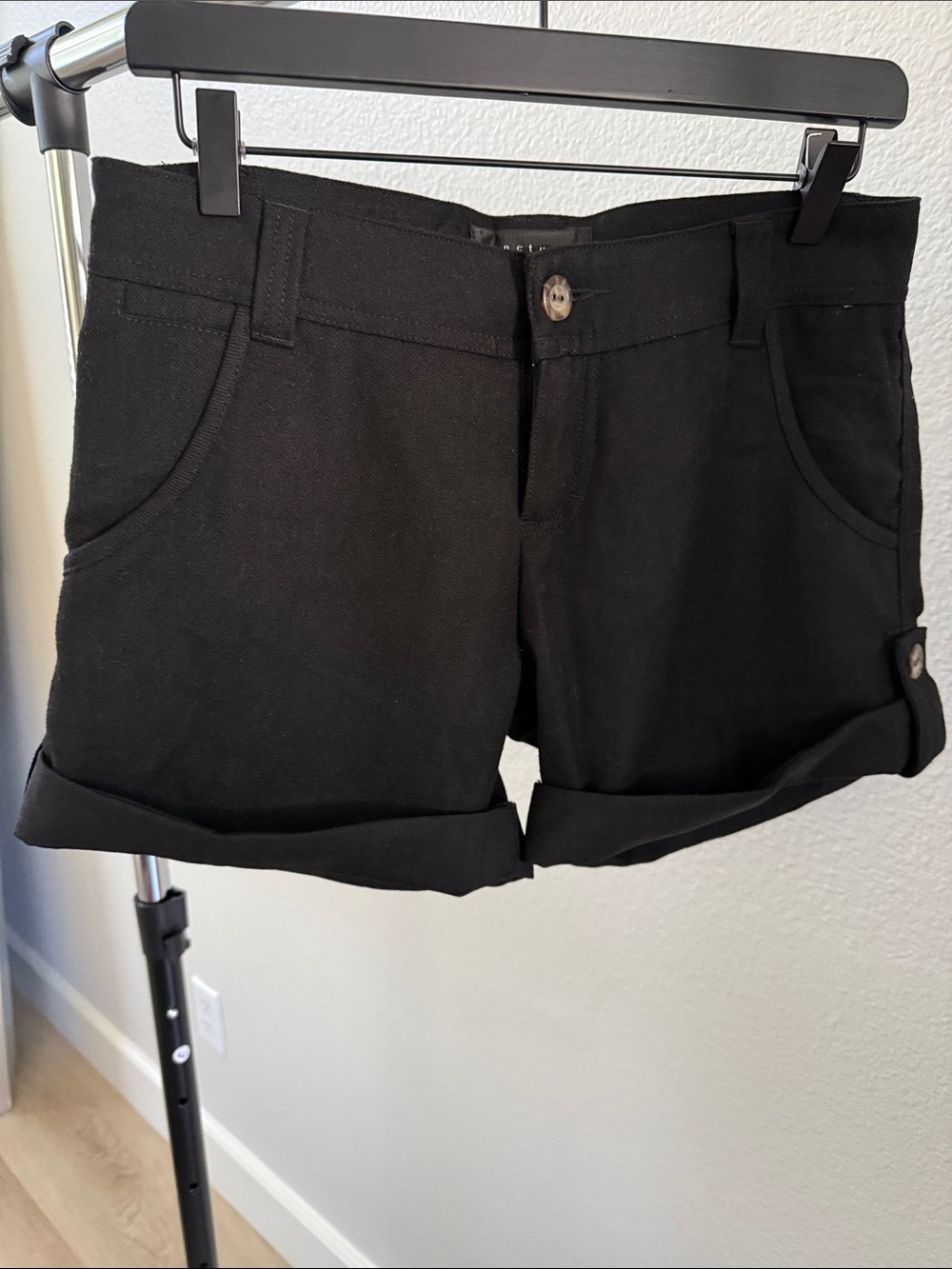 Sanctuary Black Rolled-Cuff Bermuda Shorts
